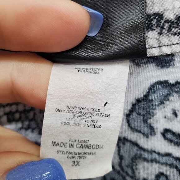 Womens Snakeskin Pintuck Blouse Top Plus Size 3X Black White Long‎ Sleeve V-Neck - Picture 12 of 14